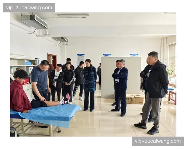 运动员生理体征流数据与医疗站联网，构建伤病预防机制